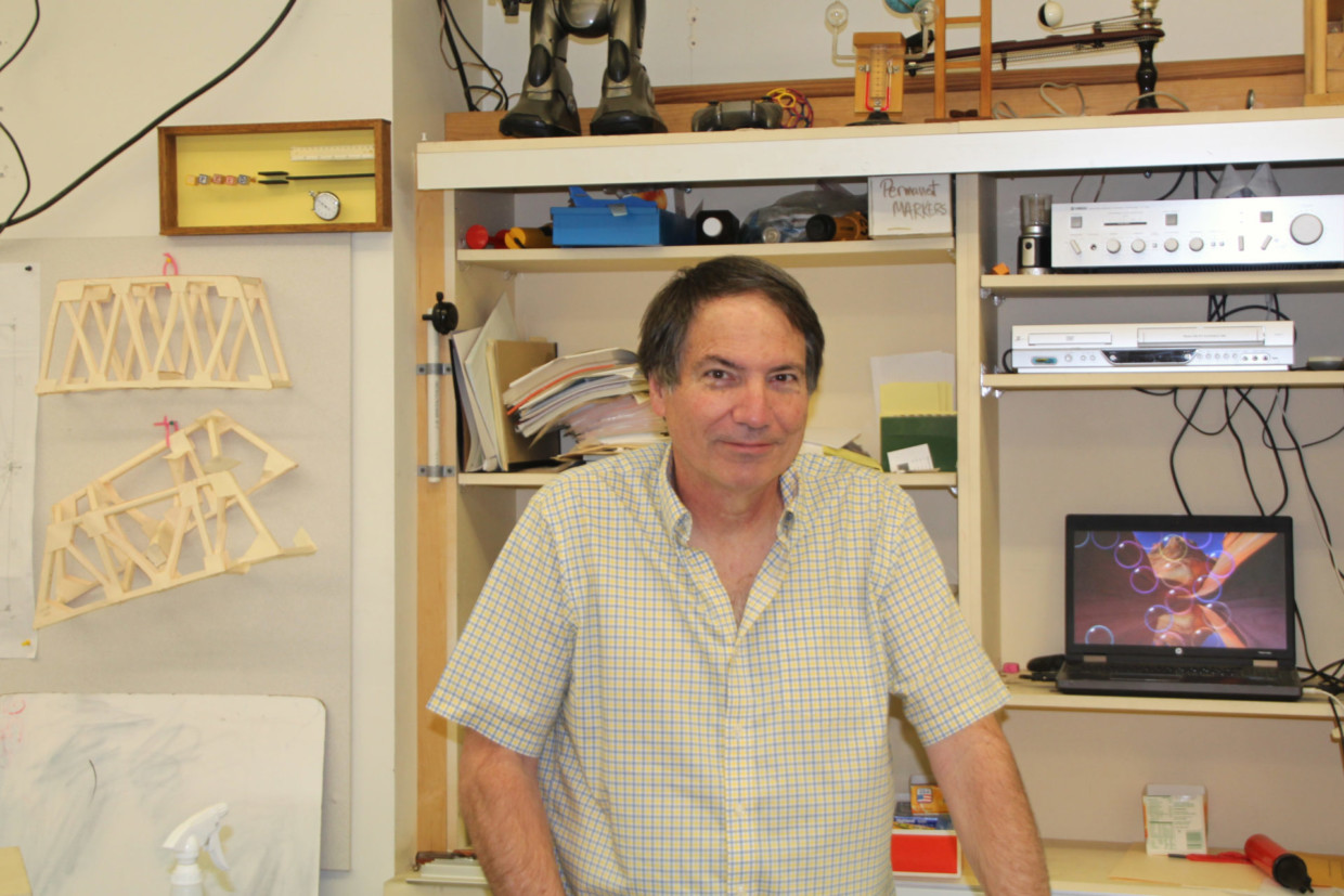 M-A Physics Teacher Jeff DeCurtins Discusses His Teaching Career and Upcoming Retirement