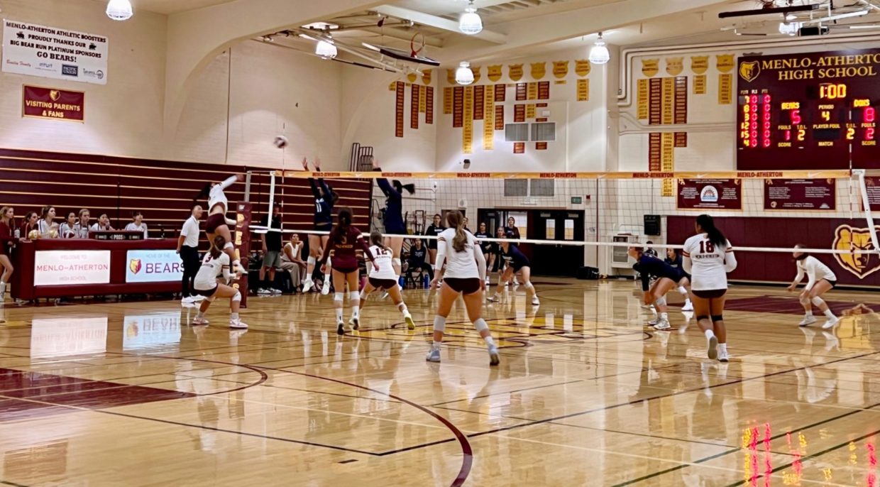 Varsity Girls Volleyball Hosts Nerve-Racking Game Against Valley Christian