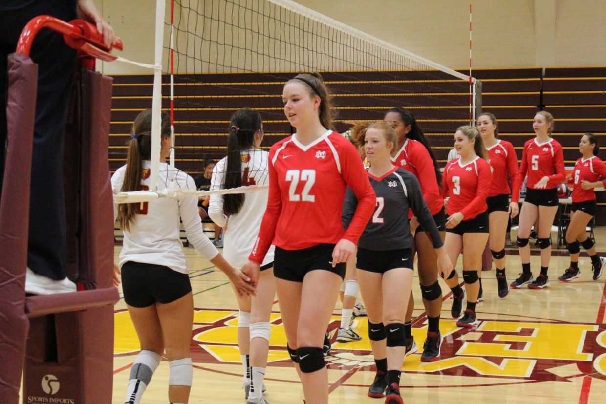 Girls Volleyball Takes Loss in Exciting Match Versus Mater Dei