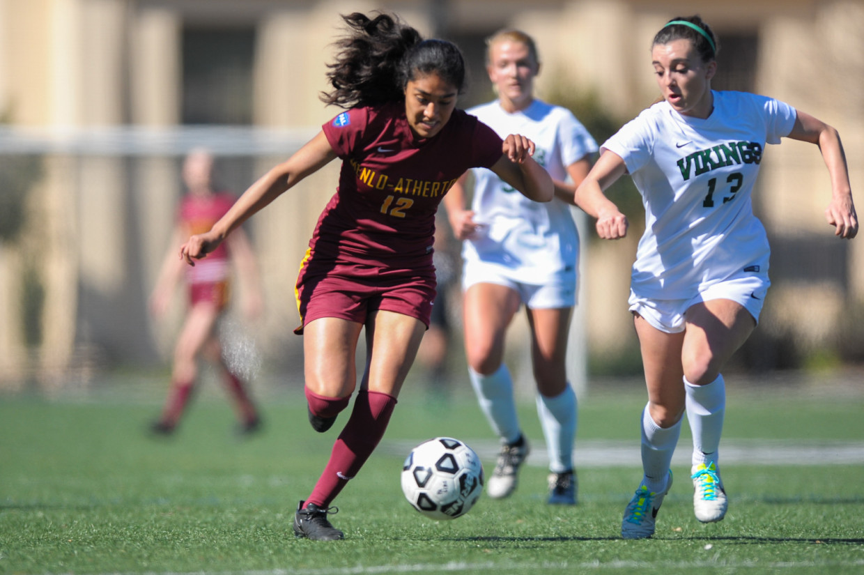 Girls Varsity Soccer Beats Palo Alto High School in First CCS Game