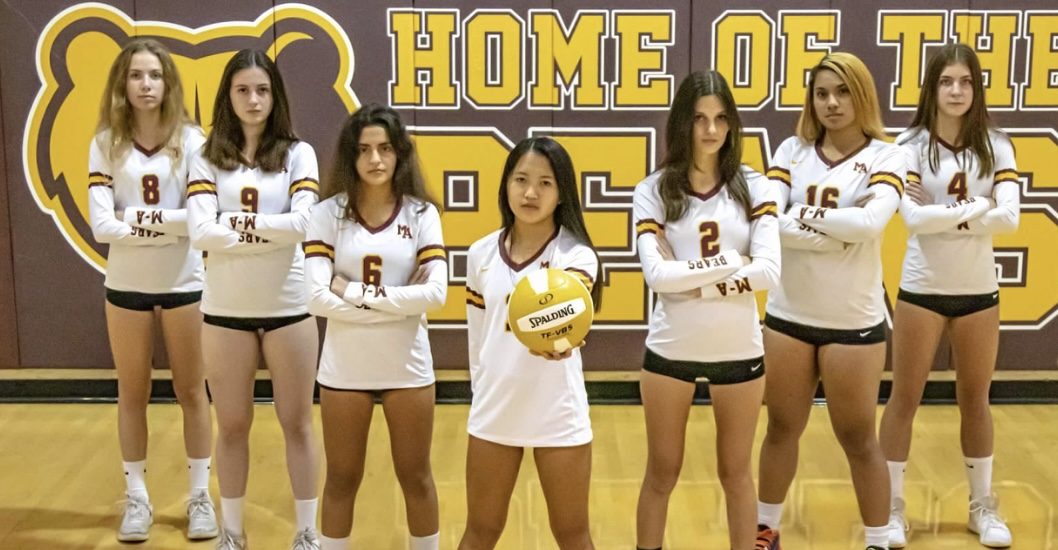Girls Volleyball Defeats San Mateo on Senior Night
