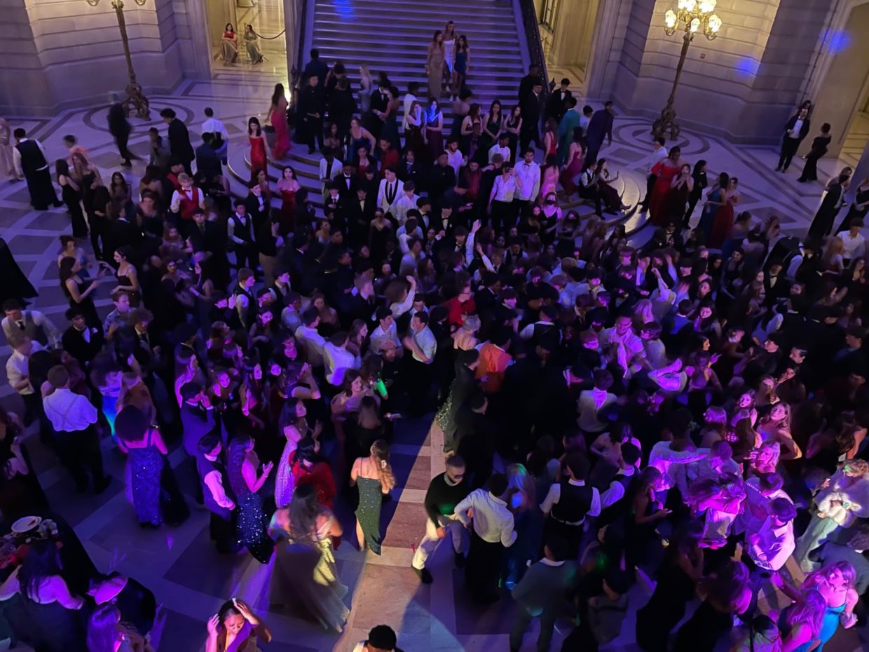 A Picturesque Prom Night at City Hall