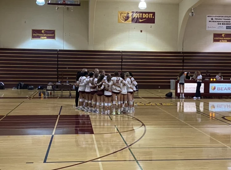 Girls’ Volleyball Gains a Decisive Victory Against Aragon