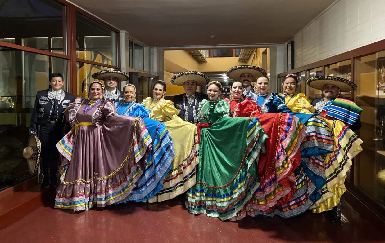 Celebración del Día de Muertos Honra La Cultura Mexicana