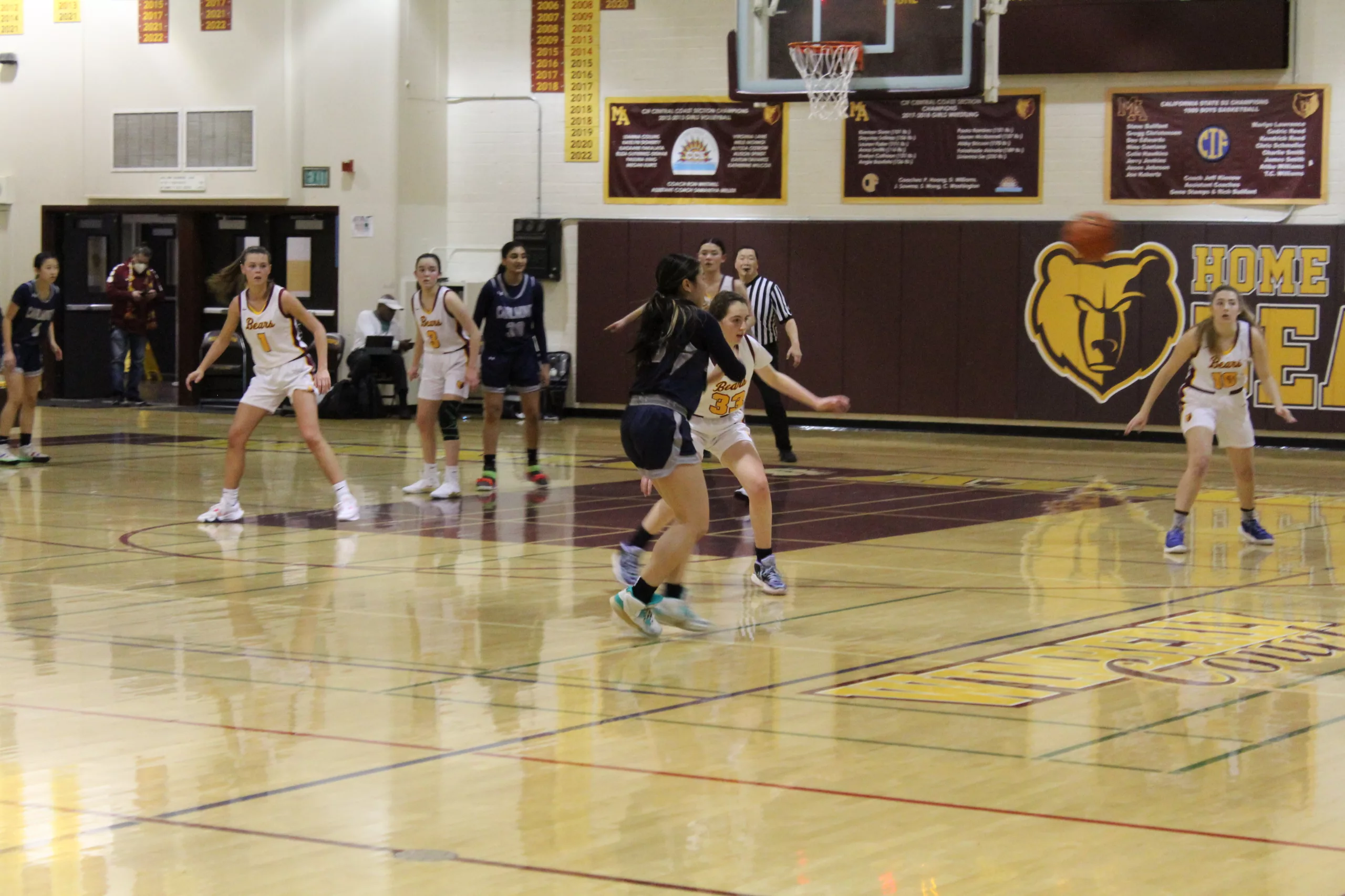 Girls Basketball Wins Ninth Straight Against Carlmont